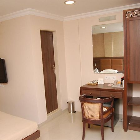 Haredia Hotel مومباي المظهر الخارجي الصورة